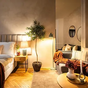 2br 1,5bath Chic Near Wenceslas Square Prague