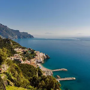 villa-casa-vacanze-la-rosa-del-mare.hotels-amalfi.com/
